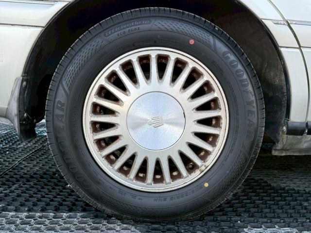 クラウン ロイヤルサルーン アニバーサリーパッケージ 禁煙車 特別仕様車 専用インテリアトリム 後期モデル クルーズコントロール パワーシート メーカー純正ナビ 純正15インチアルミ オートエアコン(27枚目)