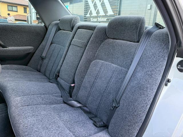 クラウン ロイヤルサルーン アニバーサリーパッケージ 禁煙車 特別仕様車 専用インテリアトリム 後期モデル クルーズコントロール パワーシート メーカー純正ナビ 純正15インチアルミ オートエアコン(36枚目)