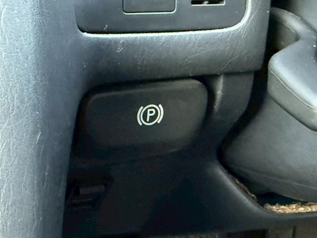 クラウン ロイヤルサルーン アニバーサリーパッケージ 禁煙車 特別仕様車 専用インテリアトリム 後期モデル クルーズコントロール パワーシート メーカー純正ナビ 純正15インチアルミ オートエアコン(54枚目)