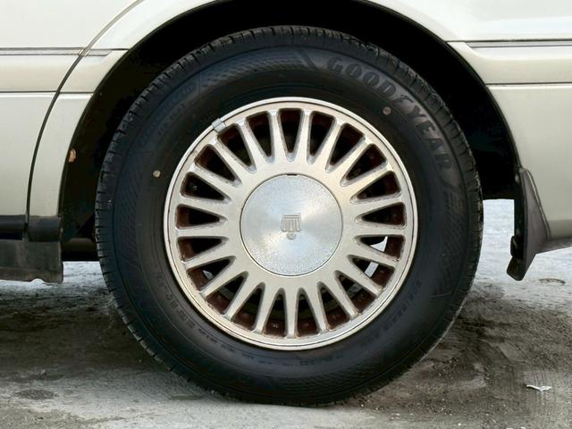 クラウン ロイヤルサルーン アニバーサリーパッケージ 禁煙車 特別仕様車 専用インテリアトリム 後期モデル クルーズコントロール パワーシート メーカー純正ナビ 純正15インチアルミ オートエアコン(76枚目)