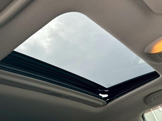 フーガ ３７０ＧＴ　タイプＳ　後期モデル　サンルーフ　ＢＯＳＥサウンド　純正２０インチアルミ　レーダークルーズコントロール　アラウンドビューモニター　パワーシート　シートメモリー　黒革ハーフレザーシート　クリアランスソナー　ＥＴＣ（10枚目）