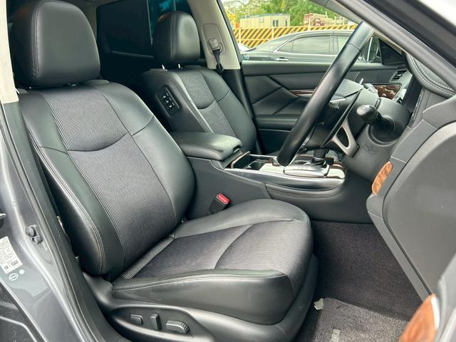 フーガ ３７０ＧＴ　タイプＳ　後期モデル　サンルーフ　ＢＯＳＥサウンド　純正２０インチアルミ　レーダークルーズコントロール　アラウンドビューモニター　パワーシート　シートメモリー　黒革ハーフレザーシート　クリアランスソナー　ＥＴＣ（11枚目）