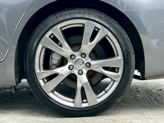 フーガ ３７０ＧＴ　タイプＳ　後期モデル　サンルーフ　ＢＯＳＥサウンド　純正２０インチアルミ　レーダークルーズコントロール　アラウンドビューモニター　パワーシート　シートメモリー　黒革ハーフレザーシート　クリアランスソナー　ＥＴＣ（29枚目）