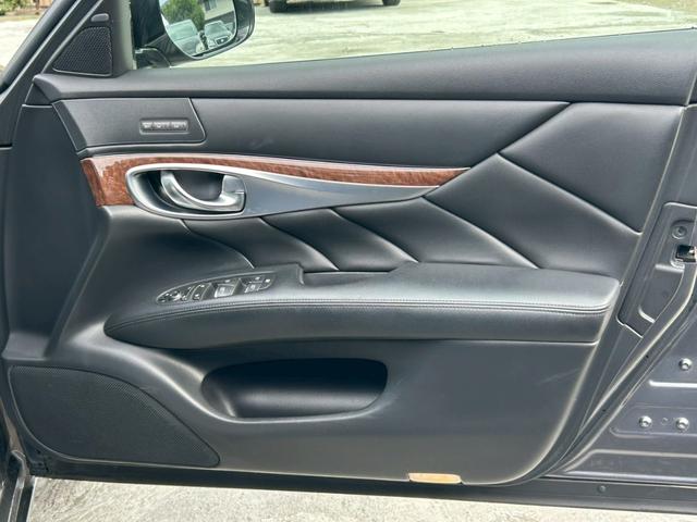 フーガ ３７０ＧＴ　タイプＳ　後期モデル　サンルーフ　ＢＯＳＥサウンド　純正２０インチアルミ　レーダークルーズコントロール　アラウンドビューモニター　パワーシート　シートメモリー　黒革ハーフレザーシート　クリアランスソナー　ＥＴＣ（34枚目）