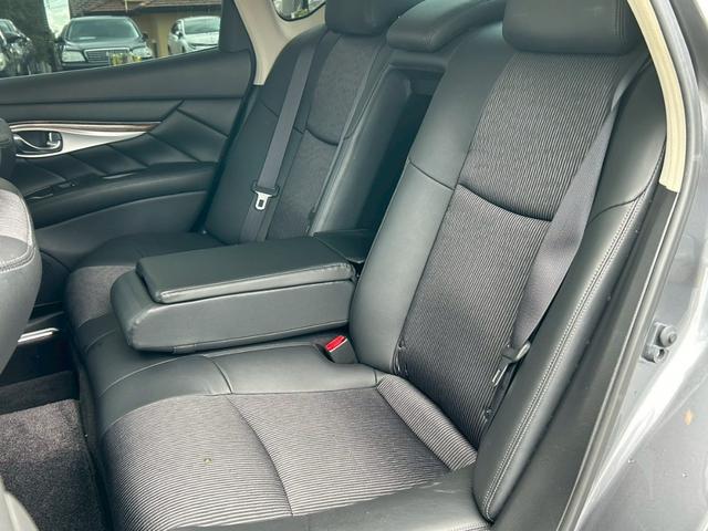 フーガ ３７０ＧＴ　タイプＳ　後期モデル　サンルーフ　ＢＯＳＥサウンド　純正２０インチアルミ　レーダークルーズコントロール　アラウンドビューモニター　パワーシート　シートメモリー　黒革ハーフレザーシート　クリアランスソナー　ＥＴＣ（37枚目）