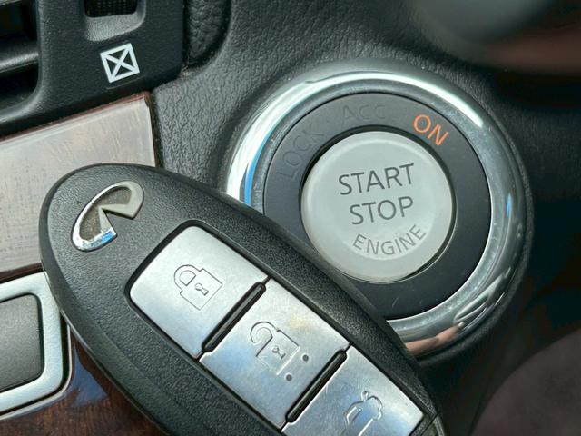 フーガ ３７０ＧＴ　タイプＳ　後期モデル　サンルーフ　ＢＯＳＥサウンド　純正２０インチアルミ　レーダークルーズコントロール　アラウンドビューモニター　パワーシート　シートメモリー　黒革ハーフレザーシート　クリアランスソナー　ＥＴＣ（38枚目）