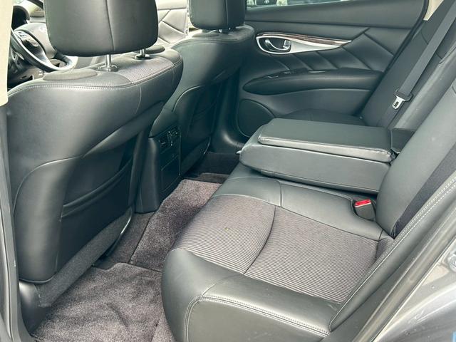 フーガ ３７０ＧＴ　タイプＳ　後期モデル　サンルーフ　ＢＯＳＥサウンド　純正２０インチアルミ　レーダークルーズコントロール　アラウンドビューモニター　パワーシート　シートメモリー　黒革ハーフレザーシート　クリアランスソナー　ＥＴＣ（40枚目）