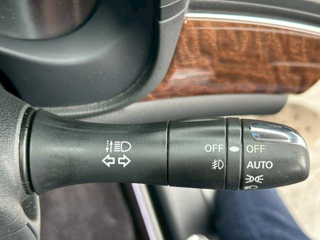 フーガ ３７０ＧＴ　タイプＳ　後期モデル　サンルーフ　ＢＯＳＥサウンド　純正２０インチアルミ　レーダークルーズコントロール　アラウンドビューモニター　パワーシート　シートメモリー　黒革ハーフレザーシート　クリアランスソナー　ＥＴＣ（51枚目）