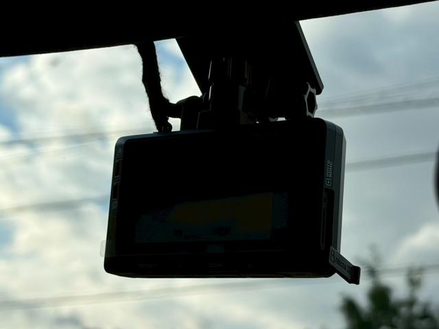 Ｃクラス Ｃ１８０クーペ　禁煙車　白革シート　レーダークルーズコントロール　シートヒーター　シートメモリー　メーカー純正ナビ　バックモニター　フルセグＴＶ　スマートキー　プッシュスタート　クリアランスソナー　ブラインドスポット（32枚目）