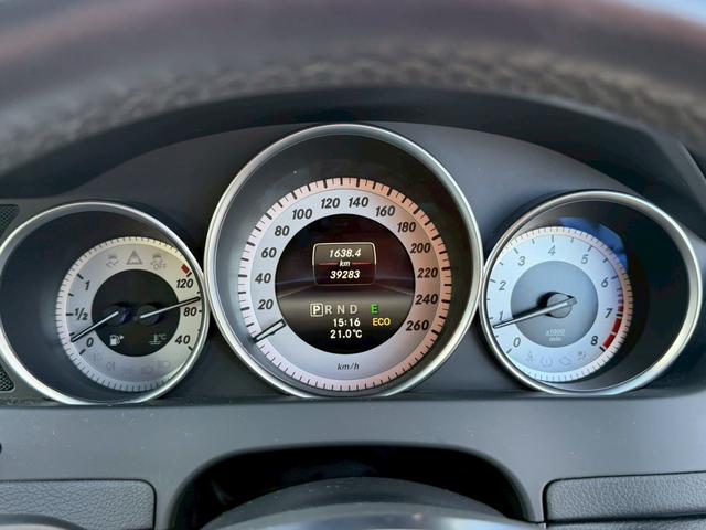 Ｃクラス Ｃ１８０クーペ　禁煙車　白革シート　レーダークルーズコントロール　シートヒーター　シートメモリー　メーカー純正ナビ　バックモニター　フルセグＴＶ　スマートキー　プッシュスタート　クリアランスソナー　ブラインドスポット（37枚目）