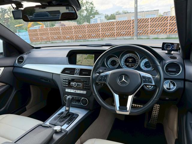 Ｃクラス Ｃ１８０クーペ　禁煙車　白革シート　レーダークルーズコントロール　シートヒーター　シートメモリー　メーカー純正ナビ　バックモニター　フルセグＴＶ　スマートキー　プッシュスタート　クリアランスソナー　ブラインドスポット（56枚目）