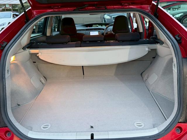 プリウス Sツーリングセレクション・G’s 禁煙車 フルノーマル ディーラー純正ナビ フルセグTV Bluetooth バックモニター スマートキー プッシュスタート 純正18インチアルミ 専用サスペンション 専用バンパー ETC バックカメラ(12枚目)