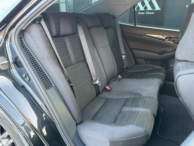 クラウンハイブリッド アスリートS ブラックスタイル 禁煙車 サンルーフ TRDエアロF モデリスタ4本出しマフラー 純正18インチスパッタリングアルミ メーカー純正ナビ フルセグTV シートヒーター バックモニター Bluetooth パワーシート(12枚目)