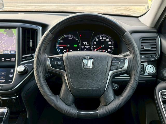 クラウンハイブリッド アスリートS ブラックスタイル 禁煙車 サンルーフ TRDエアロF モデリスタ4本出しマフラー 純正18インチスパッタリングアルミ メーカー純正ナビ フルセグTV シートヒーター バックモニター Bluetooth パワーシート(14枚目)