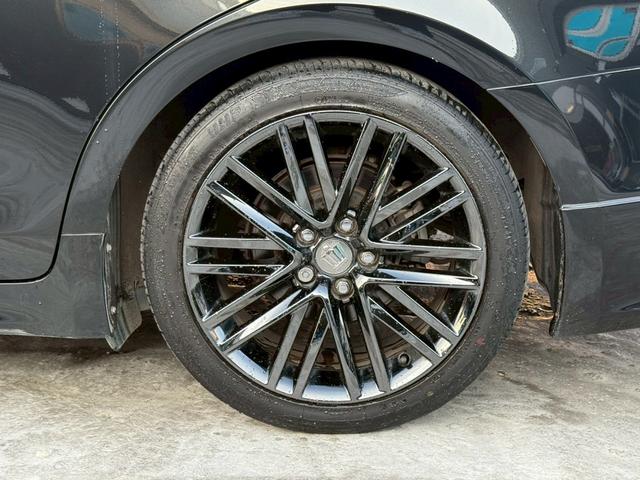 クラウンハイブリッド アスリートS ブラックスタイル 禁煙車 サンルーフ TRDエアロF モデリスタ4本出しマフラー 純正18インチスパッタリングアルミ メーカー純正ナビ フルセグTV シートヒーター バックモニター Bluetooth パワーシート(16枚目)