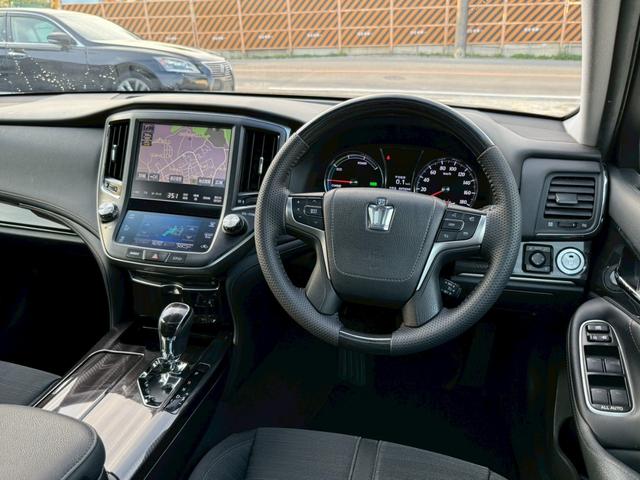 クラウンハイブリッド アスリートS ブラックスタイル 禁煙車 サンルーフ TRDエアロF モデリスタ4本出しマフラー 純正18インチスパッタリングアルミ メーカー純正ナビ フルセグTV シートヒーター バックモニター Bluetooth パワーシート(45枚目)