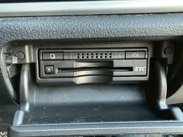 クラウンハイブリッド アスリートS ブラックスタイル 禁煙車 サンルーフ TRDエアロF モデリスタ4本出しマフラー 純正18インチスパッタリングアルミ メーカー純正ナビ フルセグTV シートヒーター バックモニター Bluetooth パワーシート(55枚目)