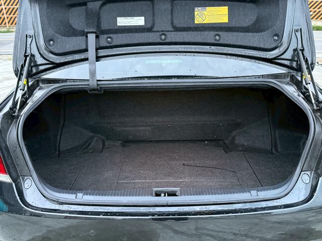 クラウンハイブリッド アスリートS ブラックスタイル 禁煙車 サンルーフ 黒赤コンビレザーシート モデリスタフルエアロ モデリスタ4本出しマフラー 純正18インチスパッタリングアルミ メーカー純正ナビ クリアランスソナー フルセグTV アラウンドビュー(13枚目)