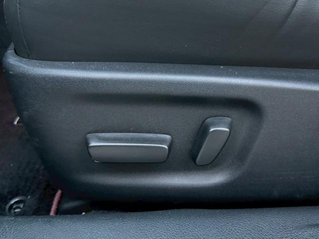 クラウンハイブリッド アスリートS ブラックスタイル 禁煙車 サンルーフ 黒赤コンビレザーシート モデリスタフルエアロ モデリスタ4本出しマフラー 純正18インチスパッタリングアルミ メーカー純正ナビ クリアランスソナー フルセグTV アラウンドビュー(63枚目)