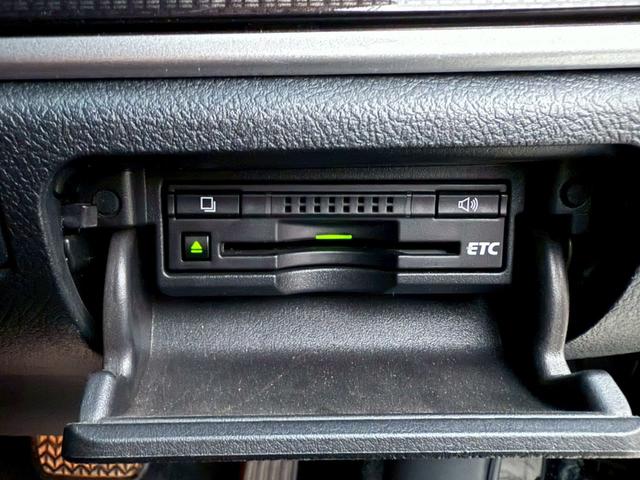 クラウンハイブリッド アスリートS ブラックスタイル 禁煙車 サンルーフ 黒赤コンビレザーシート モデリスタフルエアロ モデリスタ4本出しマフラー 純正18インチスパッタリングアルミ メーカー純正ナビ クリアランスソナー フルセグTV アラウンドビュー(75枚目)