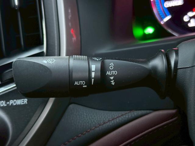 クラウンハイブリッド アスリートS ブラックスタイル 禁煙車 サンルーフ 黒赤コンビレザーシート モデリスタフルエアロ モデリスタ4本出しマフラー 純正18インチスパッタリングアルミ メーカー純正ナビ クリアランスソナー フルセグTV アラウンドビュー(78枚目)