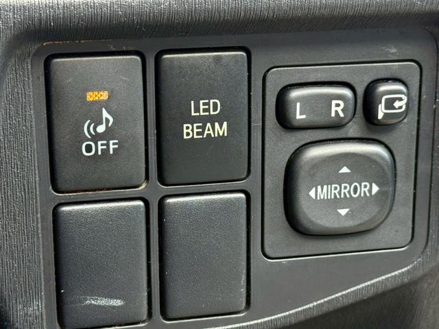 プリウス Ｓツーリングセレクション・Ｇ’ｓ　黒革調シートカバー　純正１８インチアルミ　ディーラー純正ナビ　フルセグＴＶ　バックモニター　Ｂｌｕｅｔｏｏｔｈ　スマートキー　プッシュスタート　スポーツモード　オートエアコン　オートライト　ＥＴＣ（49枚目）