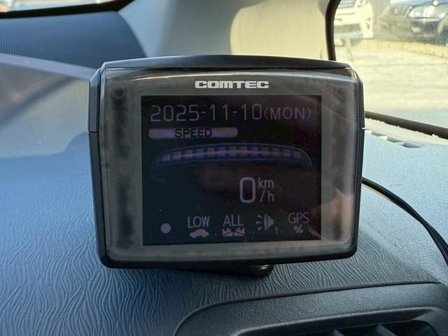 プリウス Ｓツーリングセレクション・Ｇ’ｓ　黒革調シートカバー　純正１８インチアルミ　ディーラー純正ナビ　フルセグＴＶ　バックモニター　Ｂｌｕｅｔｏｏｔｈ　スマートキー　プッシュスタート　スポーツモード　オートエアコン　オートライト　ＥＴＣ（56枚目）