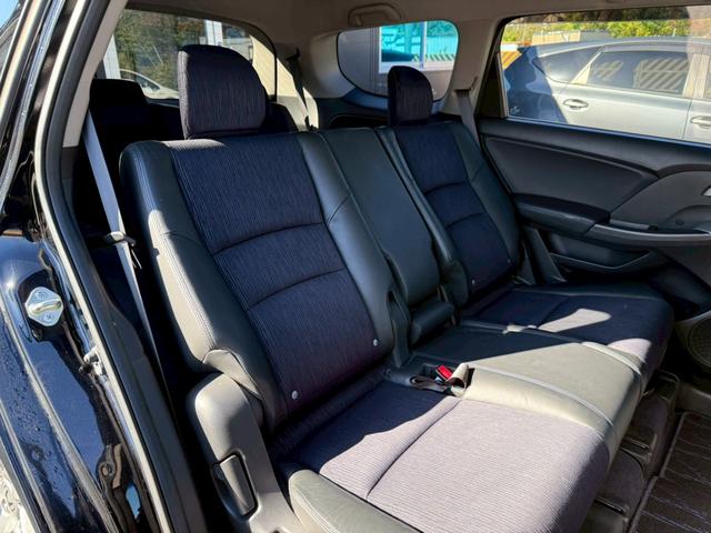 オデッセイ アブソルート　サンルーフ　ＲＳＲ車高調　社外テール　マフラーエンド　アラウンドビューモニター　パワーシート　クルーズコントロール　黒革ハーフレザーシート　パドルシフト　スマートキー　純正１８インチアルミ　ＥＴＣ（12枚目）