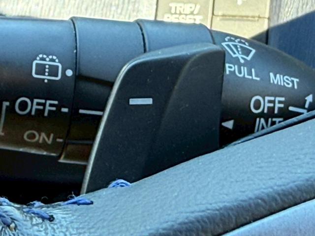 オデッセイ アブソルート　サンルーフ　ＲＳＲ車高調　社外テール　マフラーエンド　アラウンドビューモニター　パワーシート　クルーズコントロール　黒革ハーフレザーシート　パドルシフト　スマートキー　純正１８インチアルミ　ＥＴＣ（18枚目）