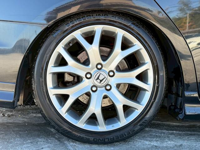 オデッセイ アブソルート　サンルーフ　ＲＳＲ車高調　社外テール　マフラーエンド　アラウンドビューモニター　パワーシート　クルーズコントロール　黒革ハーフレザーシート　パドルシフト　スマートキー　純正１８インチアルミ　ＥＴＣ（19枚目）