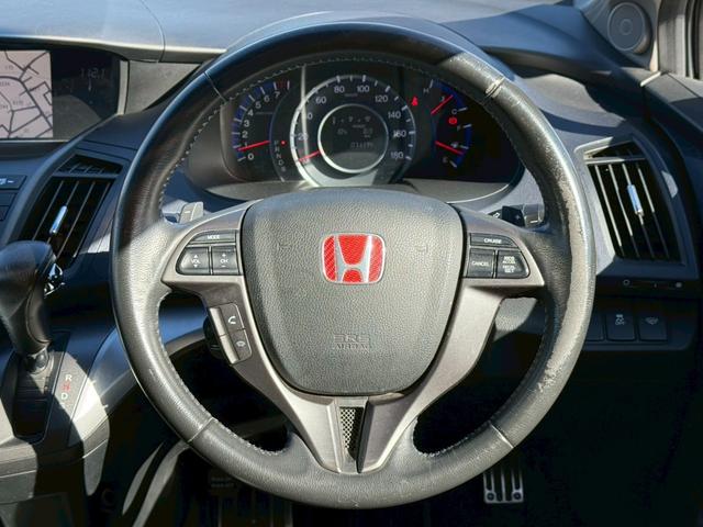 オデッセイ アブソルート　サンルーフ　ＲＳＲ車高調　社外テール　マフラーエンド　アラウンドビューモニター　パワーシート　クルーズコントロール　黒革ハーフレザーシート　パドルシフト　スマートキー　純正１８インチアルミ　ＥＴＣ（40枚目）