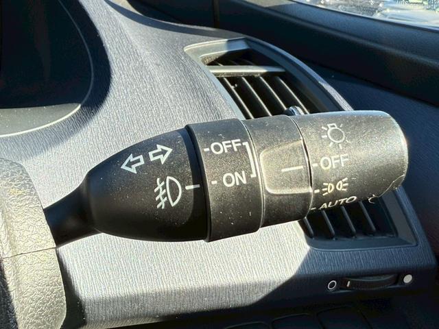 オデッセイ アブソルート　サンルーフ　ＲＳＲ車高調　社外テール　マフラーエンド　アラウンドビューモニター　パワーシート　クルーズコントロール　黒革ハーフレザーシート　パドルシフト　スマートキー　純正１８インチアルミ　ＥＴＣ（42枚目）