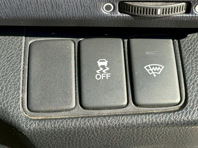 オデッセイ アブソルート　サンルーフ　ＲＳＲ車高調　社外テール　マフラーエンド　アラウンドビューモニター　パワーシート　クルーズコントロール　黒革ハーフレザーシート　パドルシフト　スマートキー　純正１８インチアルミ　ＥＴＣ（52枚目）