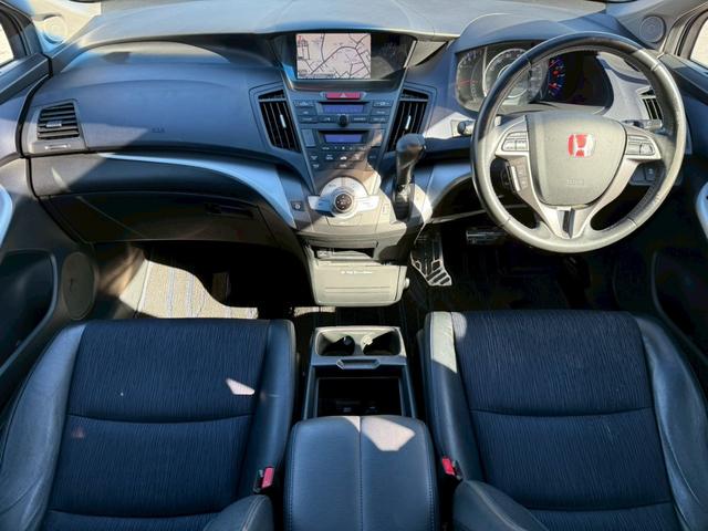 オデッセイ アブソルート　サンルーフ　ＲＳＲ車高調　社外テール　マフラーエンド　アラウンドビューモニター　パワーシート　クルーズコントロール　黒革ハーフレザーシート　パドルシフト　スマートキー　純正１８インチアルミ　ＥＴＣ（58枚目）