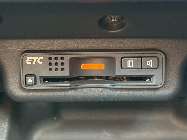 オデッセイ アブソルート　サンルーフ　ＲＳＲ車高調　社外テール　マフラーエンド　アラウンドビューモニター　パワーシート　クルーズコントロール　黒革ハーフレザーシート　パドルシフト　スマートキー　純正１８インチアルミ　ＥＴＣ（73枚目）