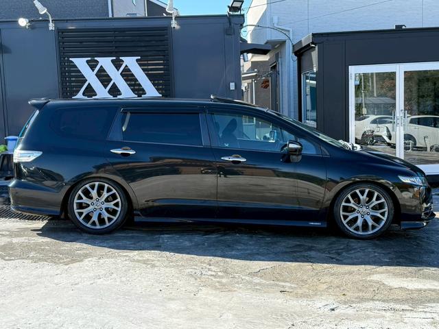 オデッセイ アブソルート　サンルーフ　ＲＳＲ車高調　社外テール　マフラーエンド　アラウンドビューモニター　パワーシート　クルーズコントロール　黒革ハーフレザーシート　パドルシフト　スマートキー　純正１８インチアルミ　ＥＴＣ（75枚目）