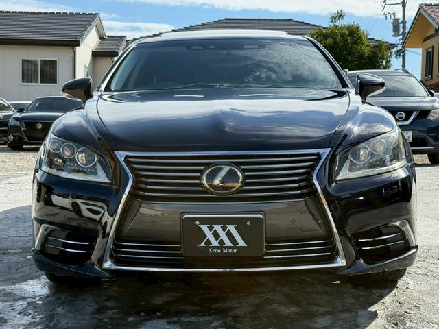 ＬＳ ＬＳ６００ｈＬ　エグゼクティブパッケージ　弊社デモカー　ＶＥＲＴＩＣＡＬ　ＤＯＯＯＲＳシザーズドア　社外鍛造２２インチアルミ　サンルーフ　サスコン　フリップダウンモニター　マークレビンソン　黒革シート　シートベンチレーション　レダクルＢＳＭ（17枚目）