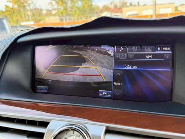 ＬＳ ＬＳ６００ｈＬ　エグゼクティブパッケージ　弊社デモカー　ＶＥＲＴＩＣＡＬ　ＤＯＯＯＲＳシザーズドア　社外鍛造２２インチアルミ　サンルーフ　サスコン　フリップダウンモニター　マークレビンソン　黒革シート　シートベンチレーション　レダクルＢＳＭ（52枚目）