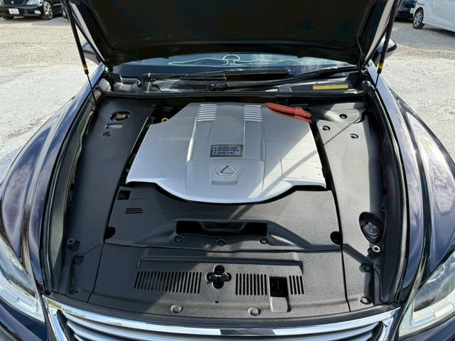 ＬＳ ＬＳ６００ｈＬ　エグゼクティブパッケージ　弊社デモカー　ＶＥＲＴＩＣＡＬ　ＤＯＯＯＲＳシザーズドア　社外鍛造２２インチアルミ　サンルーフ　サスコン　フリップダウンモニター　マークレビンソン　黒革シート　シートベンチレーション　レダクルＢＳＭ（76枚目）