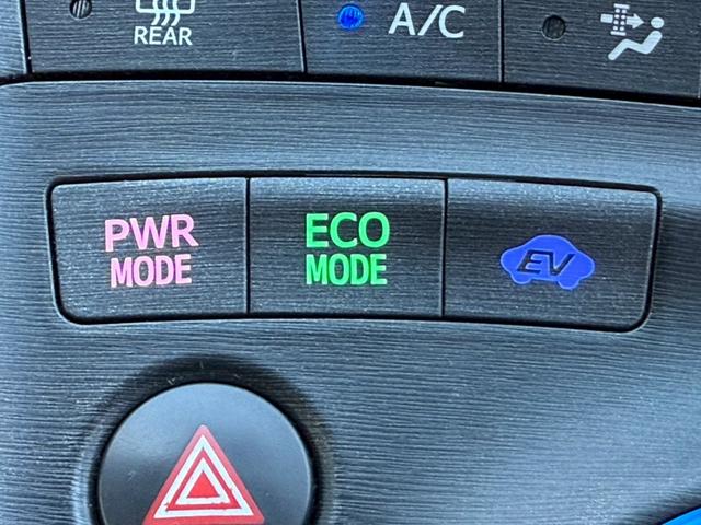 プリウス S 禁煙車 ブリッツ車高調 社外17インチアルミ ヘッドライトインナーブラック 後期テールブラックアウト エアコンパネルLED打ち込み ディーラー純正ナビ バックモニターフルセグTV スマートキー ETC(16枚目)