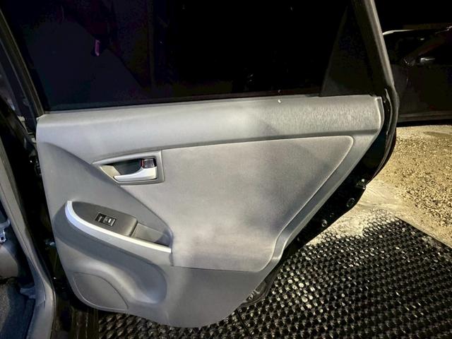 プリウス S 禁煙車 ブリッツ車高調 社外17インチアルミ ヘッドライトインナーブラック 後期テールブラックアウト エアコンパネルLED打ち込み ディーラー純正ナビ バックモニターフルセグTV スマートキー ETC(45枚目)