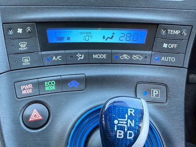 プリウス S 禁煙車 ブリッツ車高調 社外17インチアルミ ヘッドライトインナーブラック 後期テールブラックアウト エアコンパネルLED打ち込み ディーラー純正ナビ バックモニターフルセグTV スマートキー ETC(49枚目)