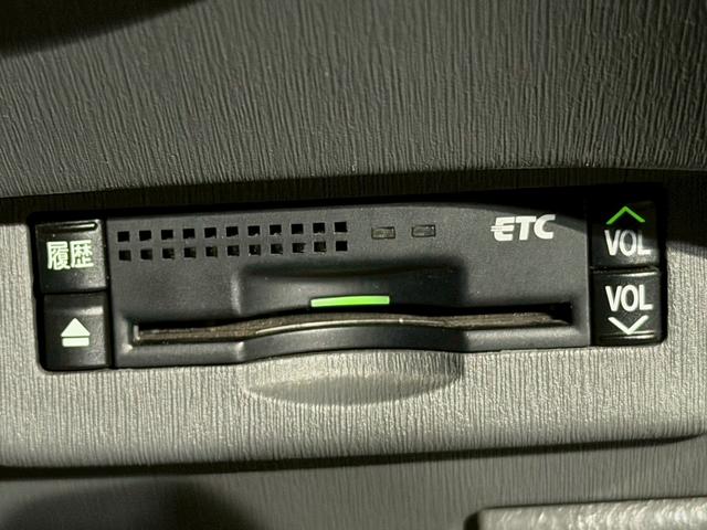 プリウス S 禁煙車 ブリッツ車高調 社外17インチアルミ ヘッドライトインナーブラック 後期テールブラックアウト エアコンパネルLED打ち込み ディーラー純正ナビ バックモニターフルセグTV スマートキー ETC(73枚目)