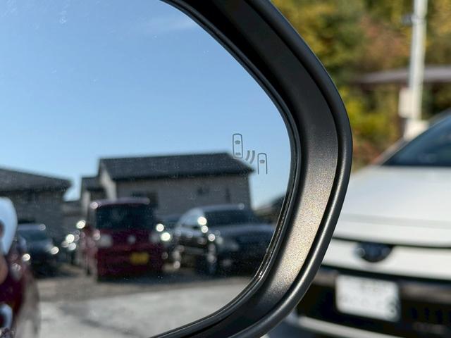 プリウス Ａツーリングセレクション　禁煙車　黒革シート　レーダークルーズコントロール　ヘッドアップディスプレイ　ブラインドスポットアシスト　シートヒーター　純正９インチナビ　バックモニター　フルセグＴＶ　スマートキー　プッシュスタート（7枚目）