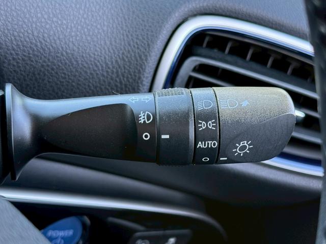 プリウス Ａツーリングセレクション　禁煙車　黒革シート　レーダークルーズコントロール　ヘッドアップディスプレイ　ブラインドスポットアシスト　シートヒーター　純正９インチナビ　バックモニター　フルセグＴＶ　スマートキー　プッシュスタート（33枚目）