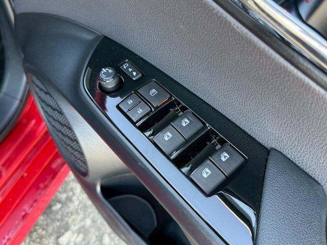 プリウス Ａツーリングセレクション　禁煙車　黒革シート　レーダークルーズコントロール　ヘッドアップディスプレイ　ブラインドスポットアシスト　シートヒーター　純正９インチナビ　バックモニター　フルセグＴＶ　スマートキー　プッシュスタート（43枚目）