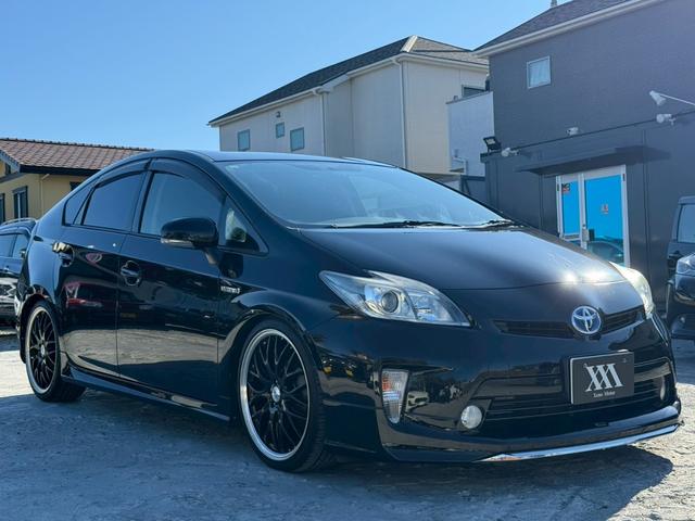 プリウス Ｓ　禁煙車　フルエアロ　ロクサーニ１９インチアルミ　スモークテール　ディーラー純正ナビ　バックモニター　フルセグＴＶ　Ｂｌｕｅｔｏｏｔｈ　スマートキー　プッシュスタート　ＥＴＣ　オールペイント２０２（22枚目）