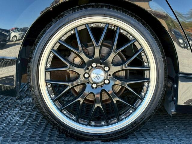 プリウス Ｓ　禁煙車　フルエアロ　ロクサーニ１９インチアルミ　スモークテール　ディーラー純正ナビ　バックモニター　フルセグＴＶ　Ｂｌｕｅｔｏｏｔｈ　スマートキー　プッシュスタート　ＥＴＣ　オールペイント２０２（26枚目）