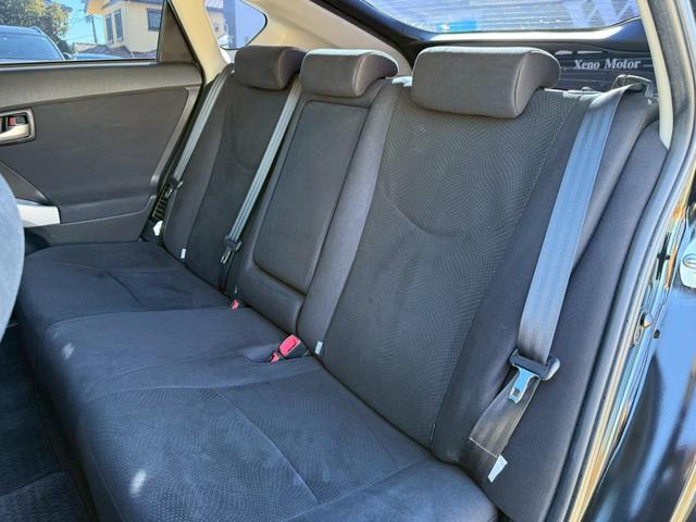 プリウス Ｓ　禁煙車　フルエアロ　ロクサーニ１９インチアルミ　スモークテール　ディーラー純正ナビ　バックモニター　フルセグＴＶ　Ｂｌｕｅｔｏｏｔｈ　スマートキー　プッシュスタート　ＥＴＣ　オールペイント２０２（34枚目）