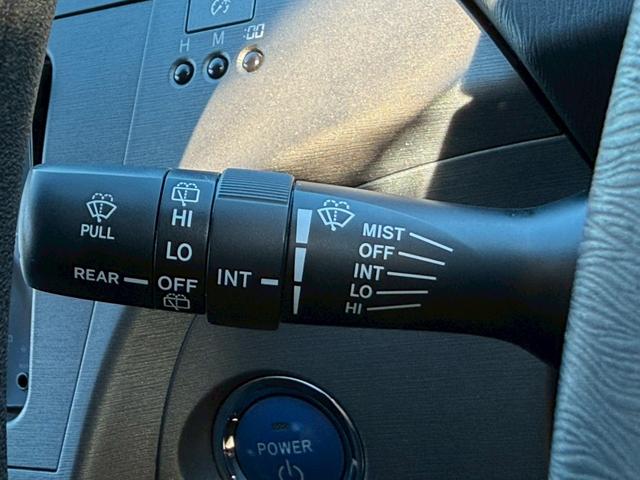 プリウス Ｓ　禁煙車　フルエアロ　ロクサーニ１９インチアルミ　スモークテール　ディーラー純正ナビ　バックモニター　フルセグＴＶ　Ｂｌｕｅｔｏｏｔｈ　スマートキー　プッシュスタート　ＥＴＣ　オールペイント２０２（47枚目）